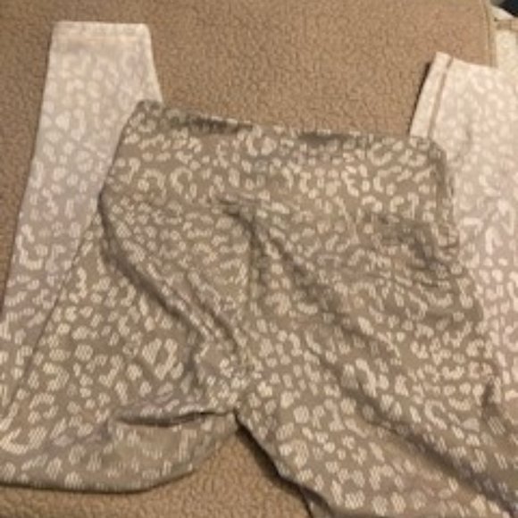 Old Navy Cheetah Ombre Leggings - Size M - Picture 1 of 1